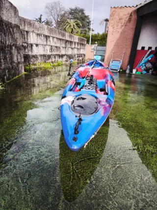 Kayak con sonda y accesorios
