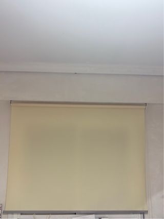 Estor enrollable beige tela