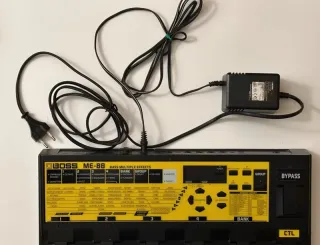 Boss ME-8B Pedaleira Multieffetto Basso