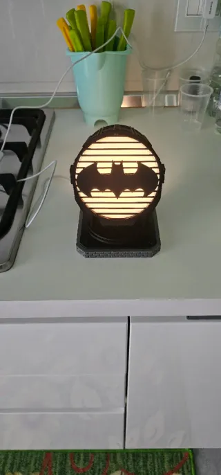 Proiettore luce comodino Logo Batman stampa 3d
