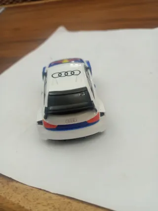 Scalextric Compact Audi S1 Red Bull escala 1.43