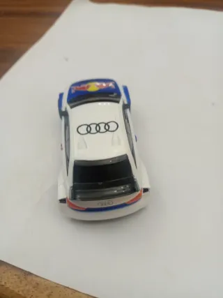 Scalextric Compact Audi S1 Red Bull escala 1.43