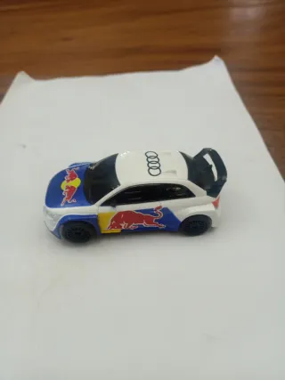 Scalextric Compact Audi S1 Red Bull escala 1.43