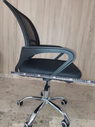 Silla giratoria de oficina/escritorio negra