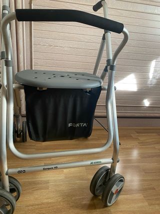 Andador 4 ruedas con asiento y bolsillo