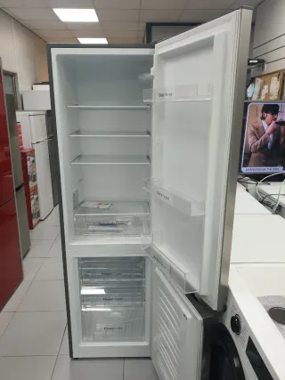 Nevera 1.80m x 54cm,  nueva con tara