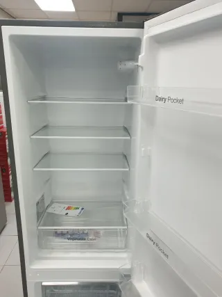 Nevera 1.80m x 54cm,  nueva con tara