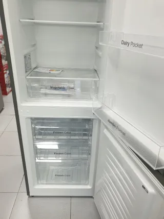 Nevera 1.80m x 54cm,  nueva con tara