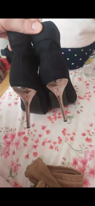 Botines tacón negros y plateados talla 35