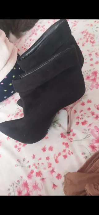 Botines tacón negros y plateados talla 35