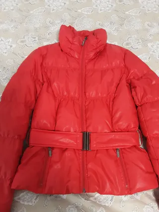 Plumífero rojo mujer