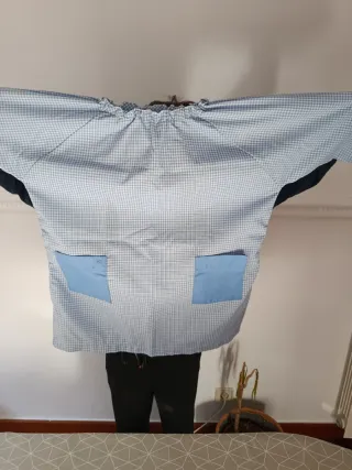 Bata escolar cuadros azul