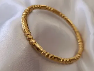 Pulsera de acero inoxidable bañado en oro 18K