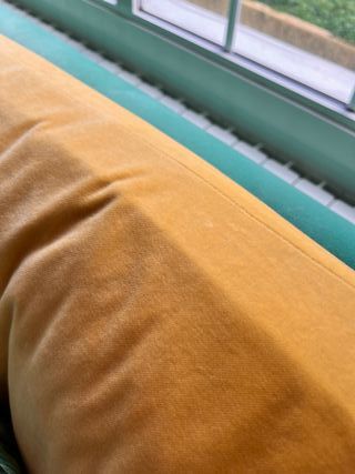 Sofá verde y amarillo 2,25m