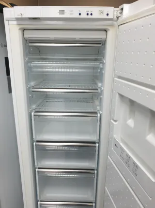 Congelador Vertical Bosch 1.85m x 60cm