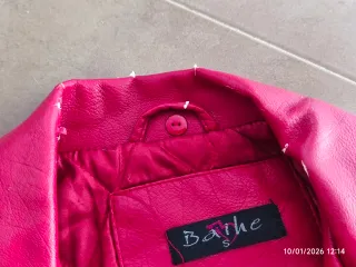 Chaqueta de cuero roja acolchada