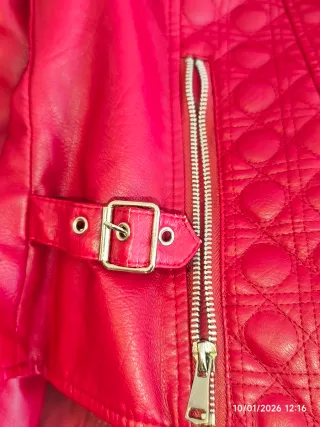 Chaqueta de cuero roja acolchada