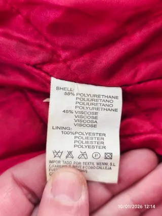 Chaqueta de cuero roja acolchada