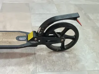 Patinete con amortiguación delantera y trasera