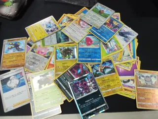 Lote 100 Cartas Pokémon (leer abajo)