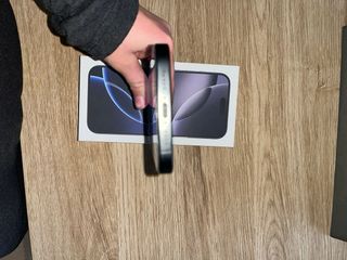 iPhone 16 Pro Max 256GB Negro con garantia 6 meses