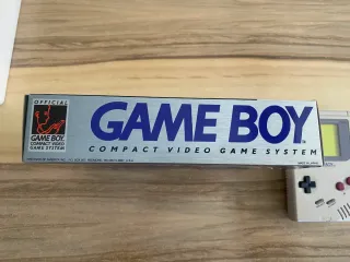 Nintendo Game Boy Beige con Caja original y libros