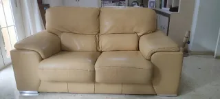 Sofás de piel beige 2 y 3 plazas