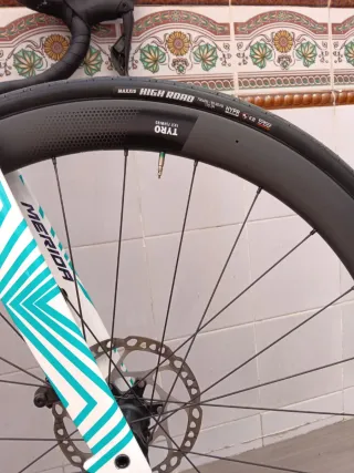 Bicicleta carretera carbono Merida Del 2025REACTO