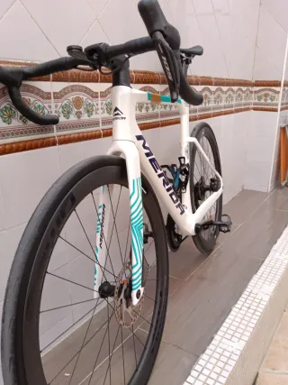 Bicicleta carretera carbono Merida Del 2025REACTO