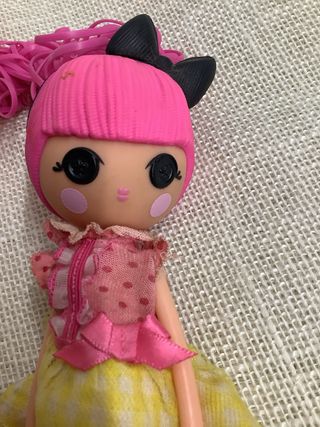 Muñeca Lalaloopsy rosa y amarilla