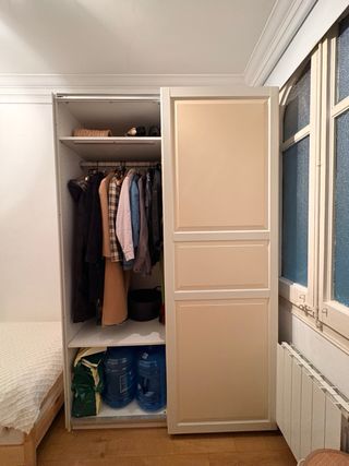 Armadio con ante scorrevoli beige Ikea