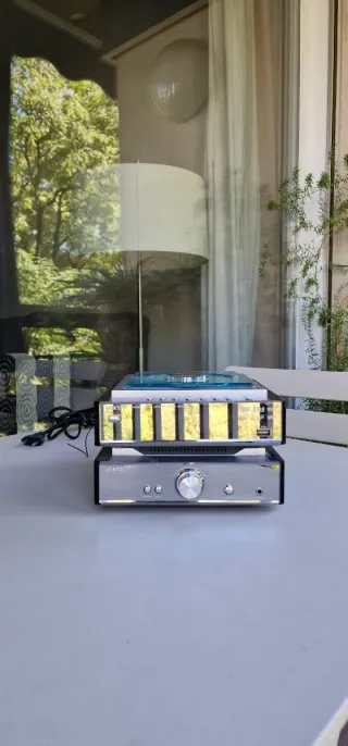 Mini cadena musical + 2 altavoces Philips