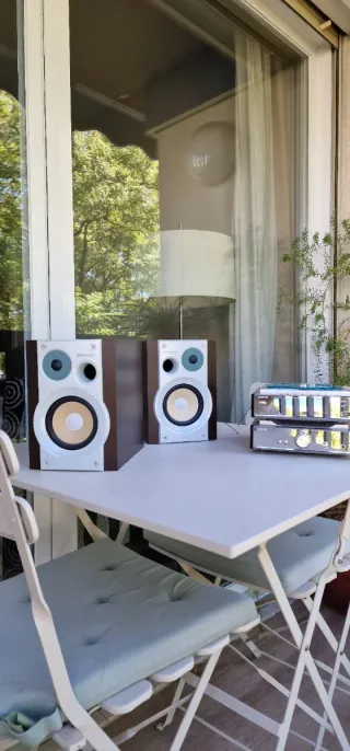 Mini cadena musical + 2 altavoces Philips