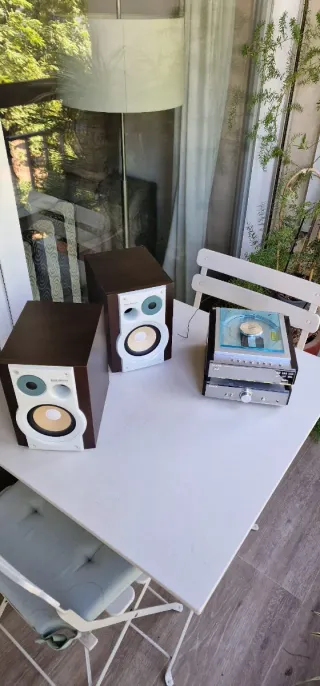 Mini cadena musical + 2 altavoces Philips