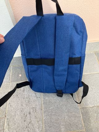 Zaino blu con logo aereo