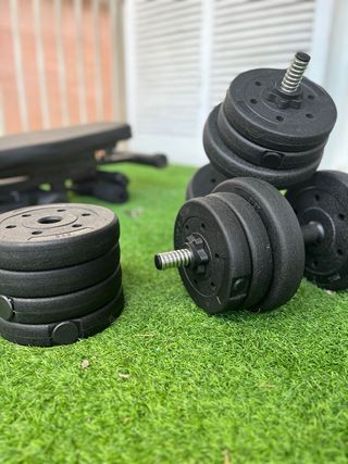 Banco de pesas y mancuernas