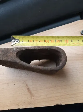 Antigua hacha grande