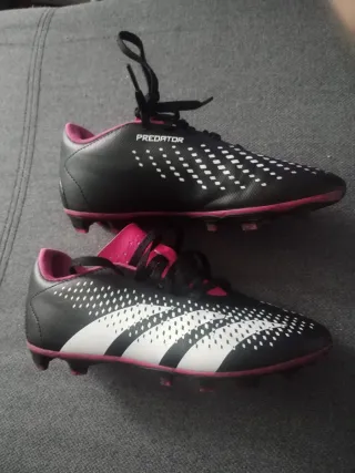 Botas de fútbol Adidas Predator niña talla 33,5