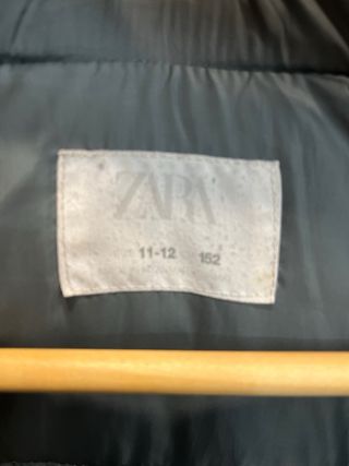 Abrigo de plumón de ZARA Negro Talla 11-12