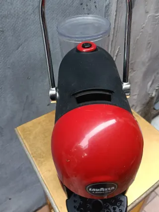 Macchina Caffè Lavazza A Modo Mio Rossa