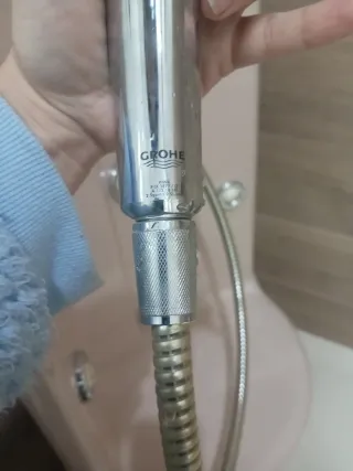 Columna Hidromasaje Beige y Marrón