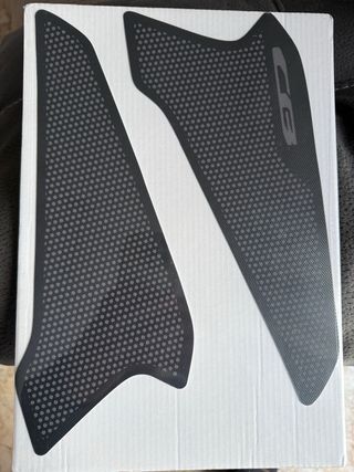 Protector lateral depósito Honda CB650R