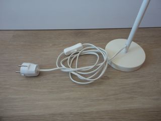 LÁMPARA DE MESA BLANCA