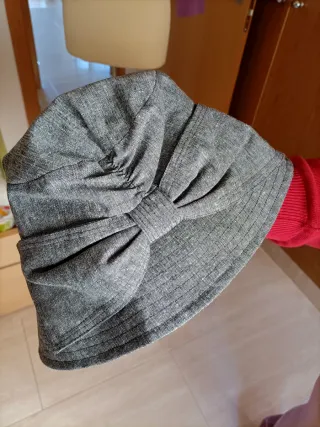 Sombrero de tela gris, contorno 57 cm