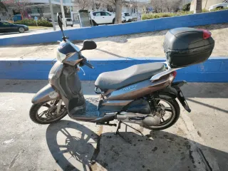 Peugeot Tweet 125cc Marrón