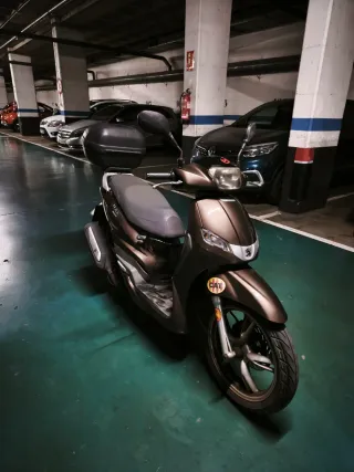 Peugeot Tweet 125cc Marrón