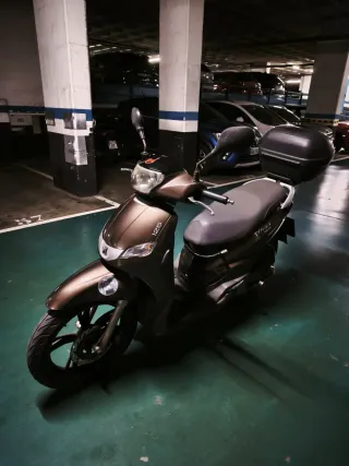 Peugeot Tweet 125cc Marrón