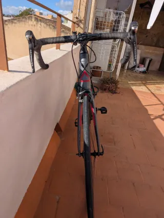 Bicicleta Fuji Gran Fondo Carbono