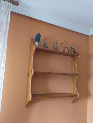 Estantería de madera para salón