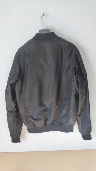 Chaqueta Bomber Pull&Bear Negra Talla S